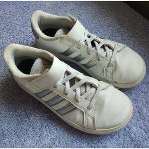 Adidas Grand Court 2.0 Shoes -White / Matte Silver - Kids - US Size 2.5